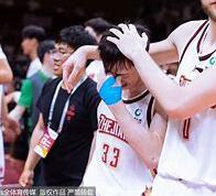  伊布赛点兑现，广州队淘汰本菲卡晋级四强，主帅激动落泪